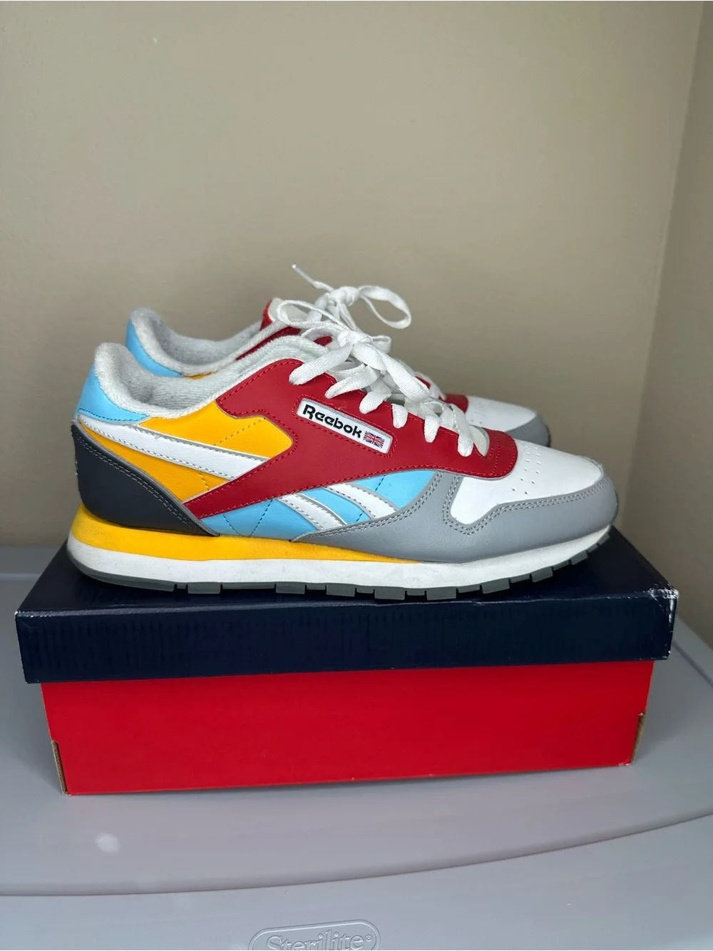 Reebok classic low